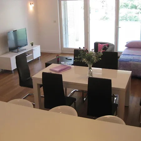 Apartment Dvori Lapad *